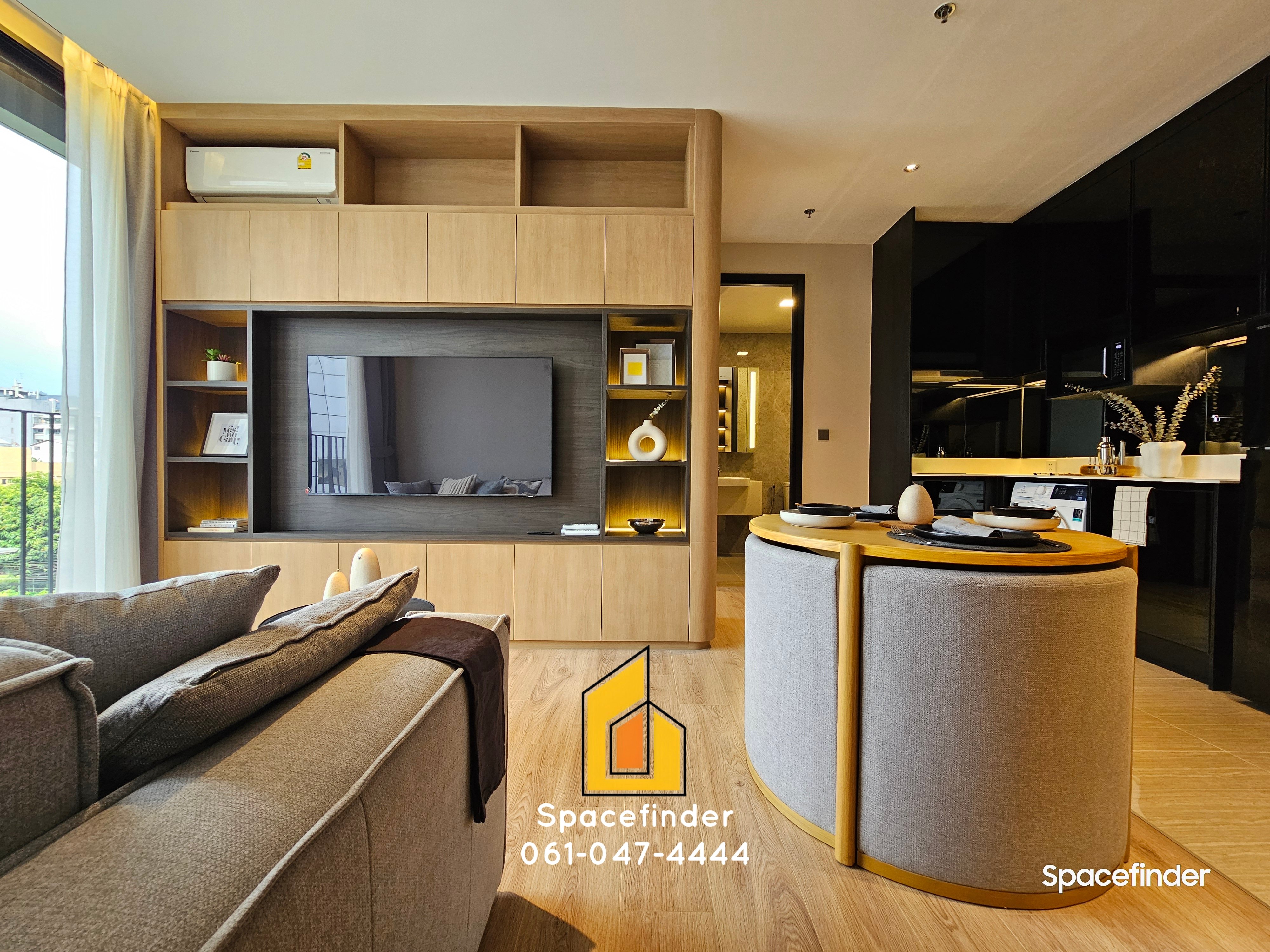 Appartement neuf de 2 chambres à louer à 100 m de la station BTS Ari. Appelez Spacefinder au 061-047-4444. Immeuble de faible hauteur noble autour d'Ari.